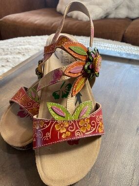 L’ artiste MAYARTA Red Multi-Color Floral Leather Women’s Sandals 
SZ 42